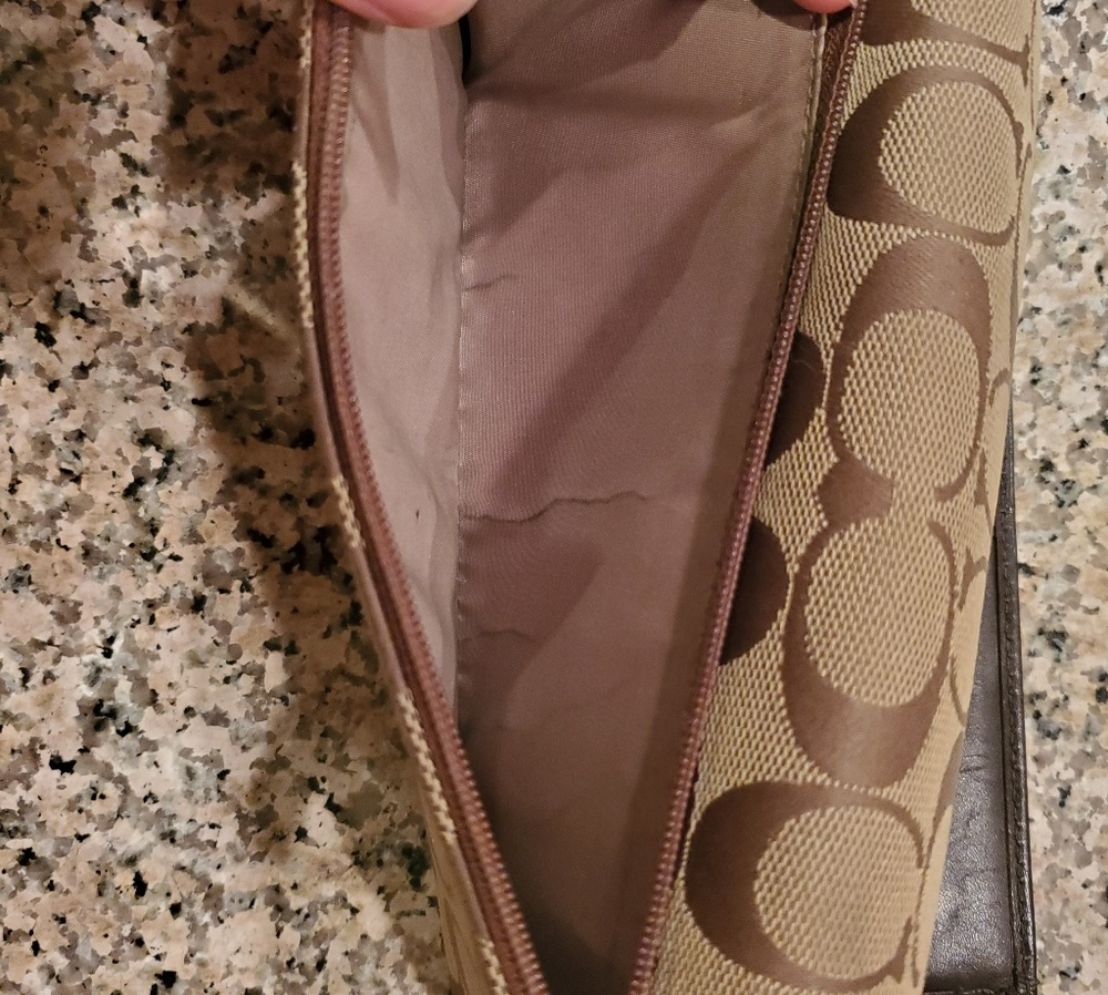 Coach Wallet - Picture 4 of 4